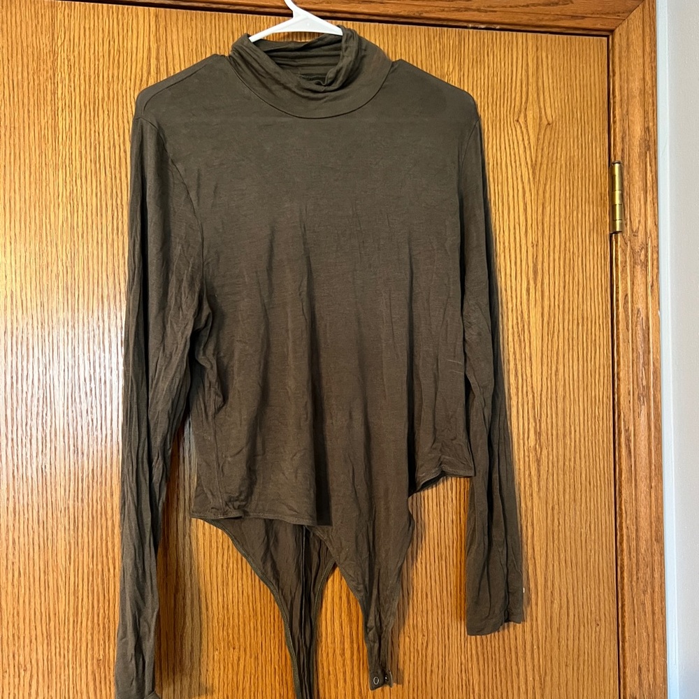 Mockneck body suit
